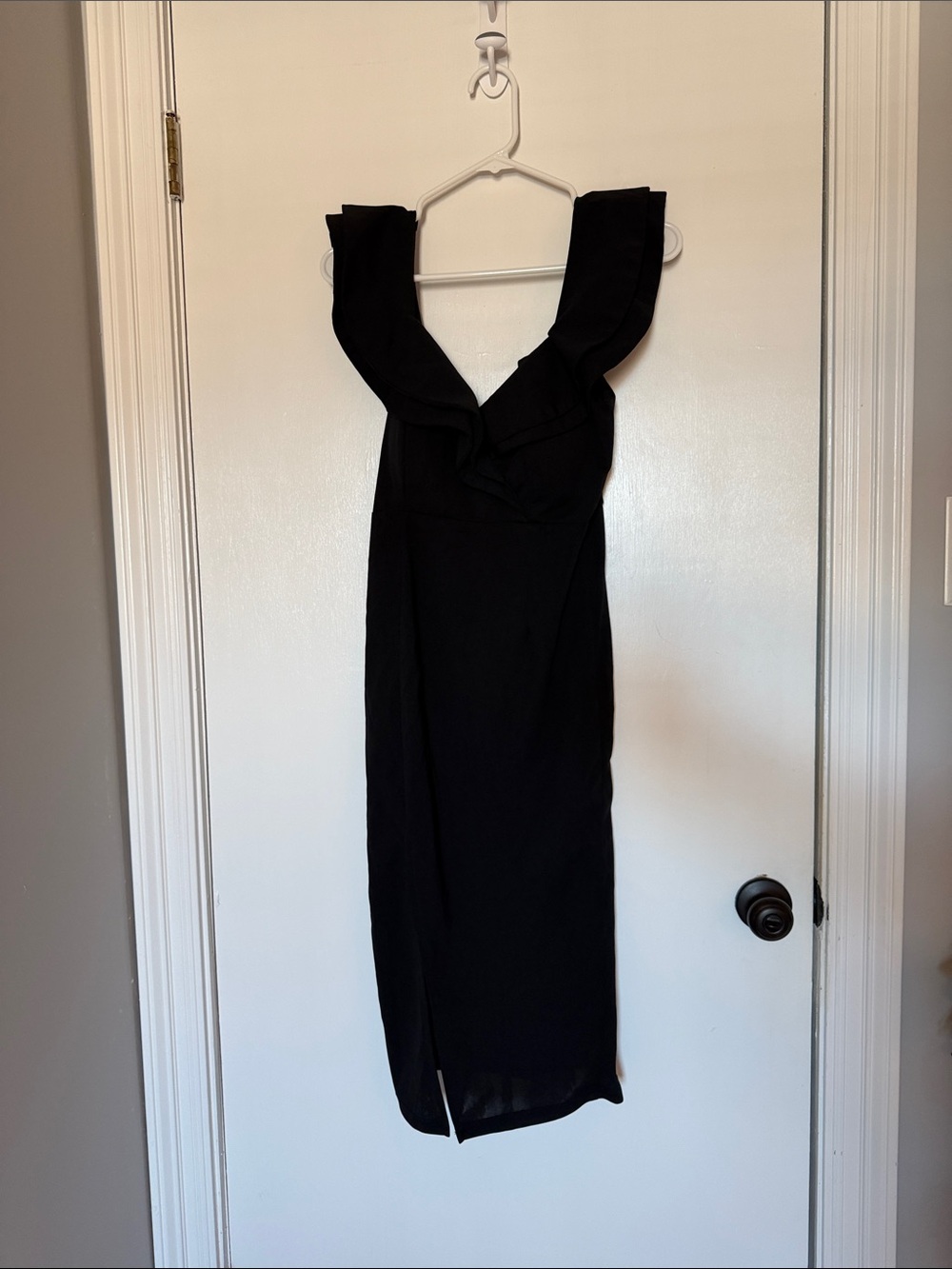 Hello Molly- size medium- Black Ruffle V-Neck Women's Dress